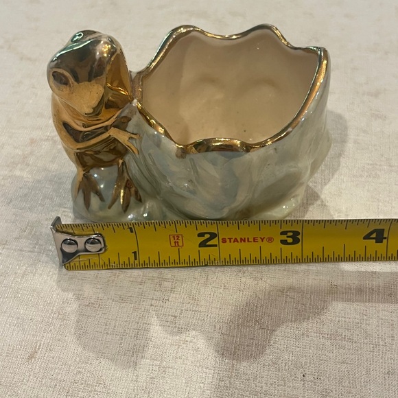Sold Vintage Gold Frog with lusterware small Planter/ jewelry dish. GUC! - Picture 7 of 8